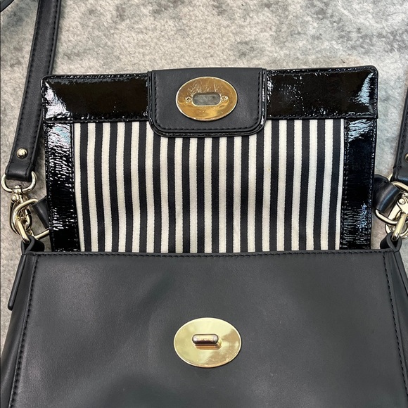 KATE SPADE NEW YORK TWIST LOCK HANDBAG CROSSBODY BLACK COW HIDE LEATHER PURSE - Picture 10 of 17